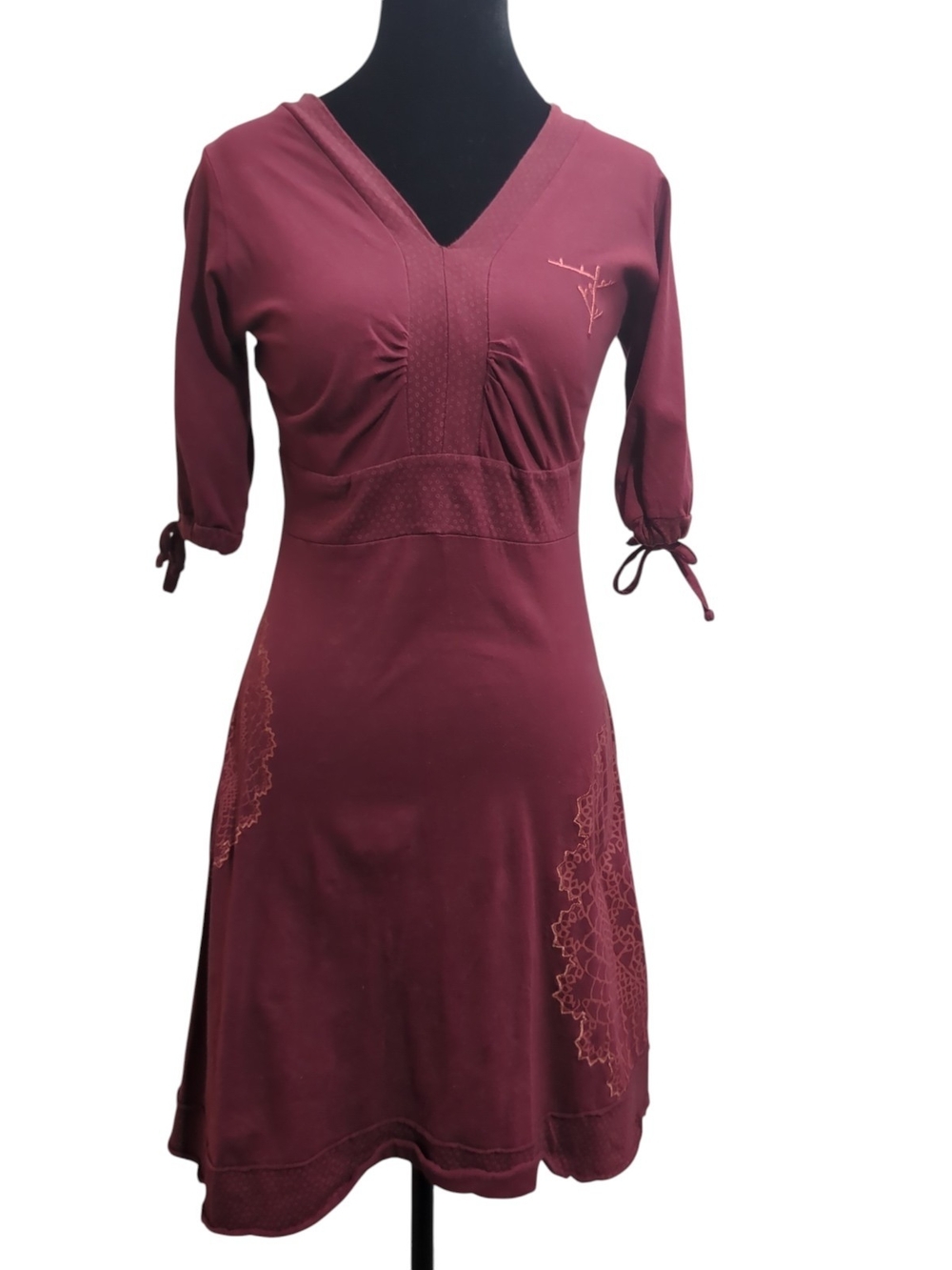 Tijar Fashion Burgundy Boho Midi Dress Small V-Neck Tie Sleeve Embroidered Artsy